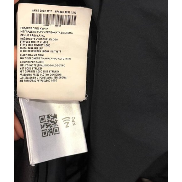 Miu Miu Black Nylon Short-Sleeve Jacket With Gold Zipper Details & Adjustable Wa - Picture 10 of 12